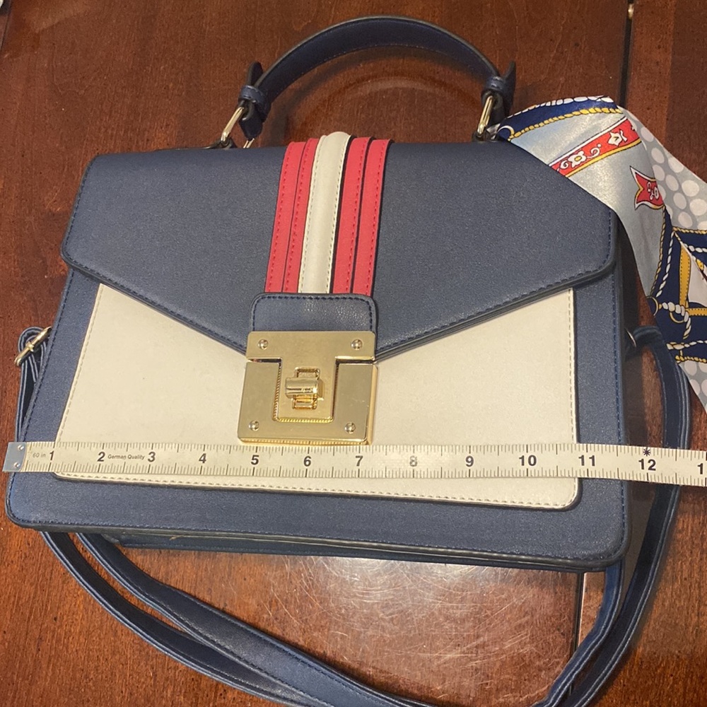Ladies purse - Picture 3 of 9
